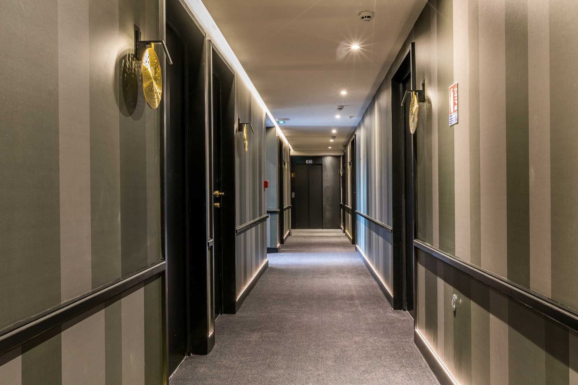 Hotel Restaurant Au Boeuf Couronne Paris Exterior foto
